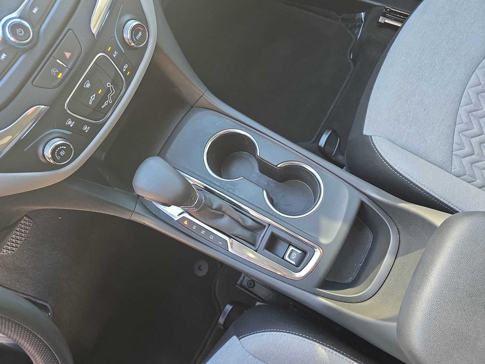 Used 2023 Chevrolet Equinox LS image 31