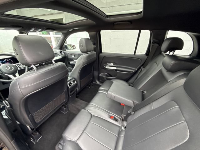 Used 2021 Mercedes-Benz GLB 250 4MATIC w/ Premium Package image 38