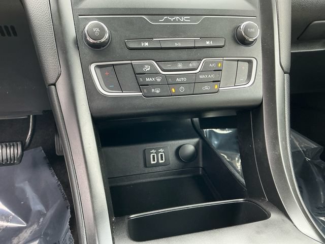 Certified 2019 Ford Fusion SE w/ Equipment Group 151A FWD image 22