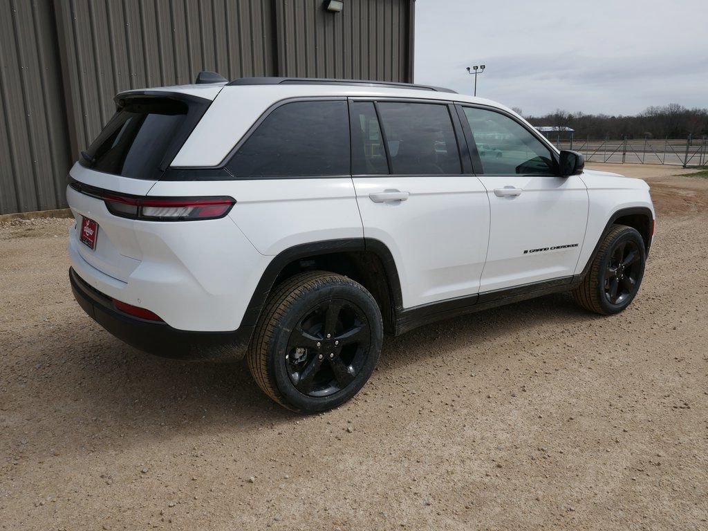 New 2026 Jeep Grand Cherokee Limited w/ Limited Altitude Package image 5