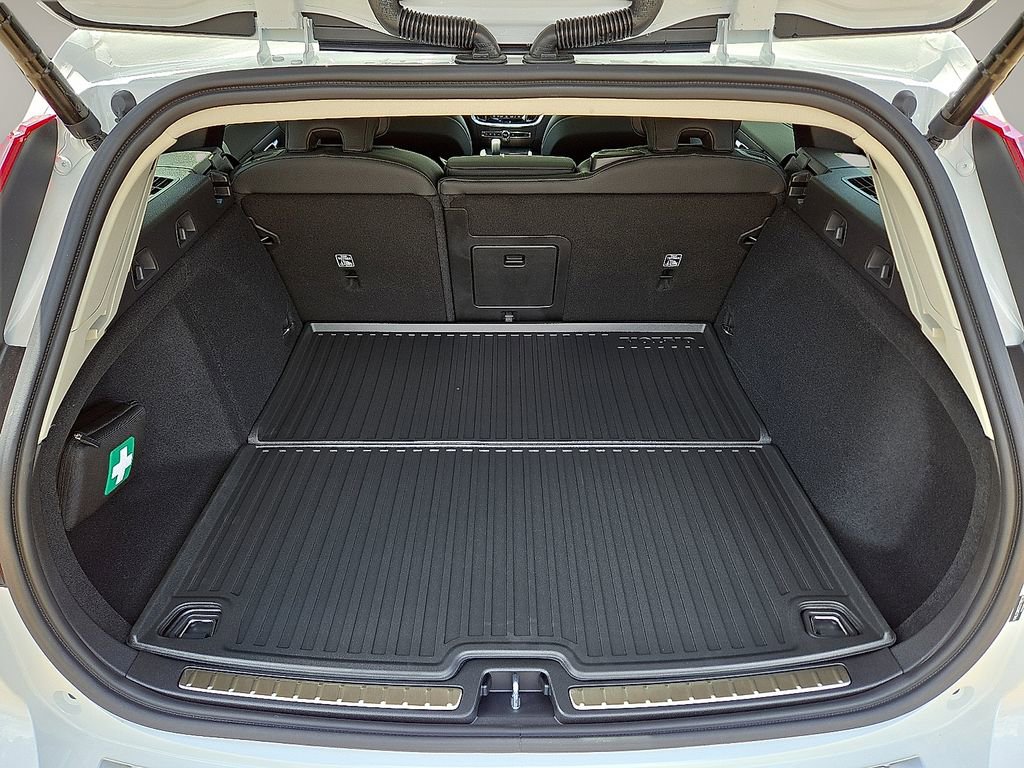 New 2026 Volvo V60 B5 Cross Country Plus w/ Protection Package Premier image 13