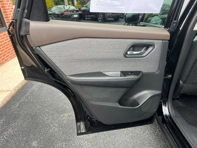 Used 2022 Nissan Rogue SV image 22