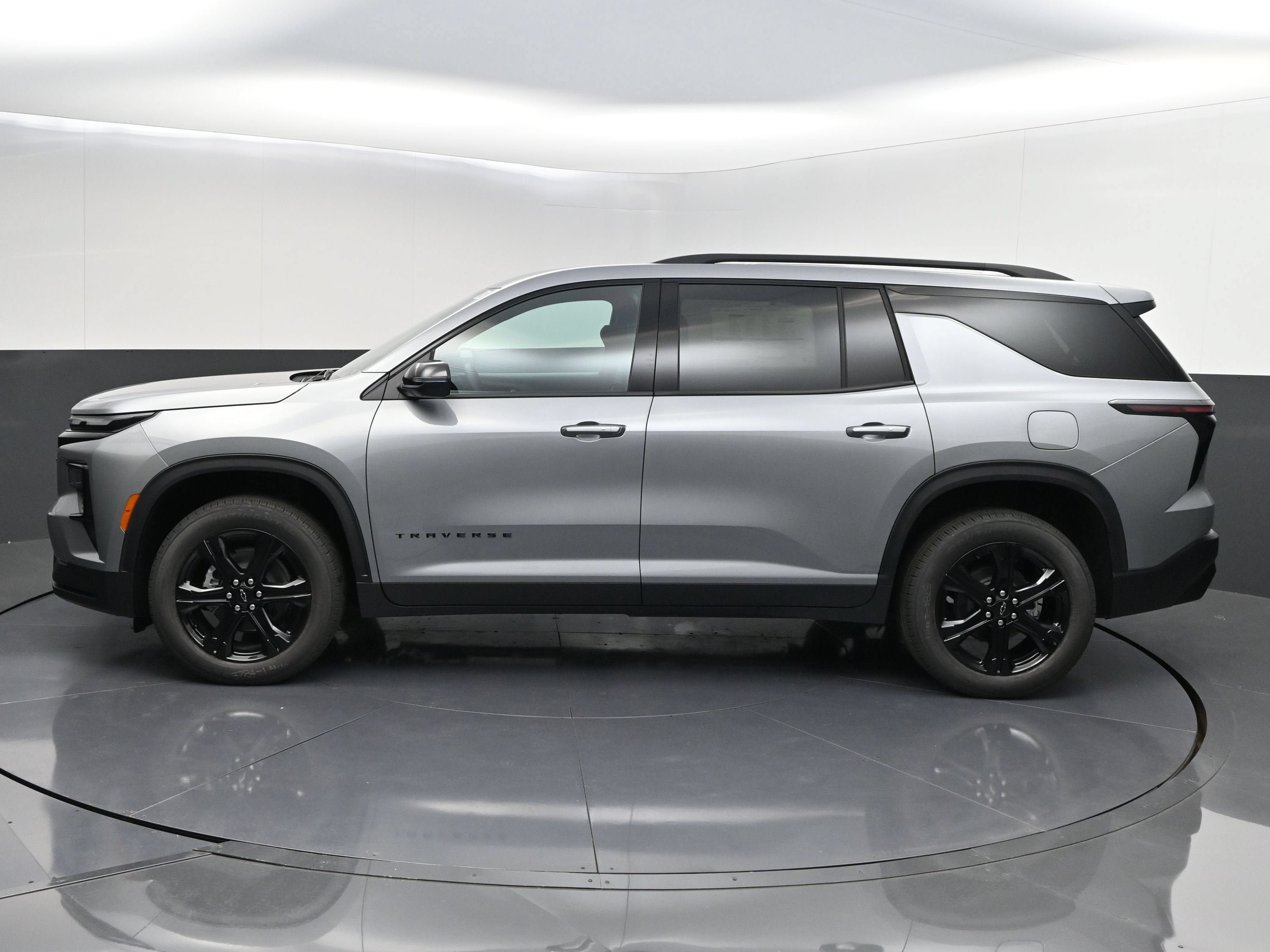 New 2027 Chevrolet Traverse LT w/ Midnight/Sport Edition AWD/4WD image 5