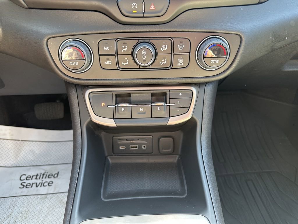 Used 2024 GMC Terrain Denali w/ Denali Premium Package image 24