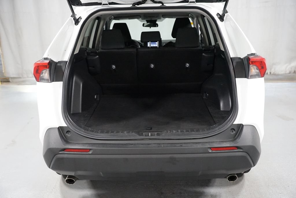 Used 2021 Toyota RAV4 LE FWD image 29
