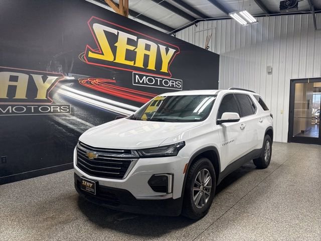 Used 2023 Chevrolet Traverse LT image 1