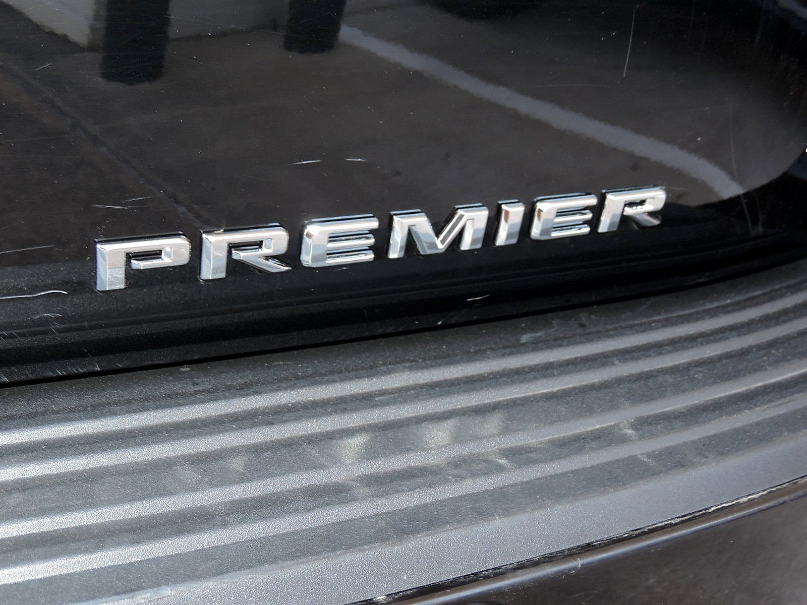 Certified 2026 Chevrolet Suburban Premier w/ Sun And Tow Package AWD/4WD image 19