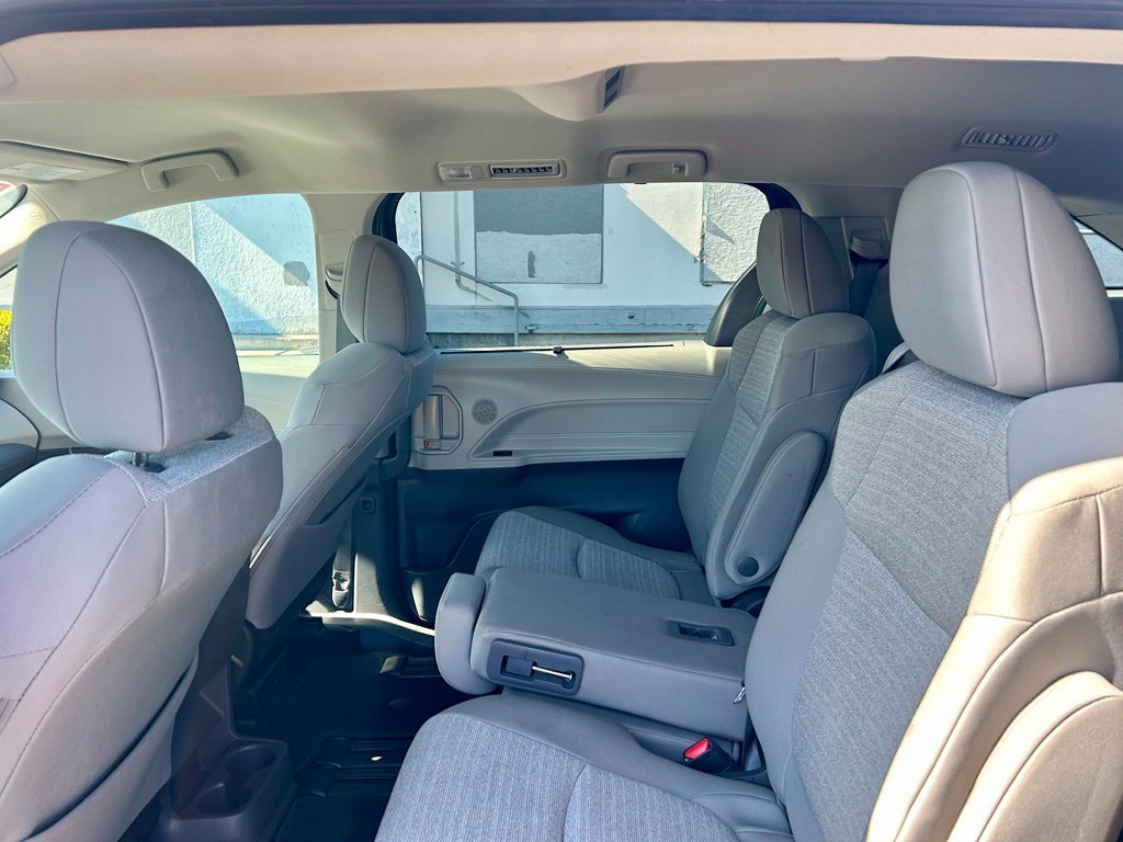 Certified 2024 Toyota Sienna LE AWD/4WD image 12