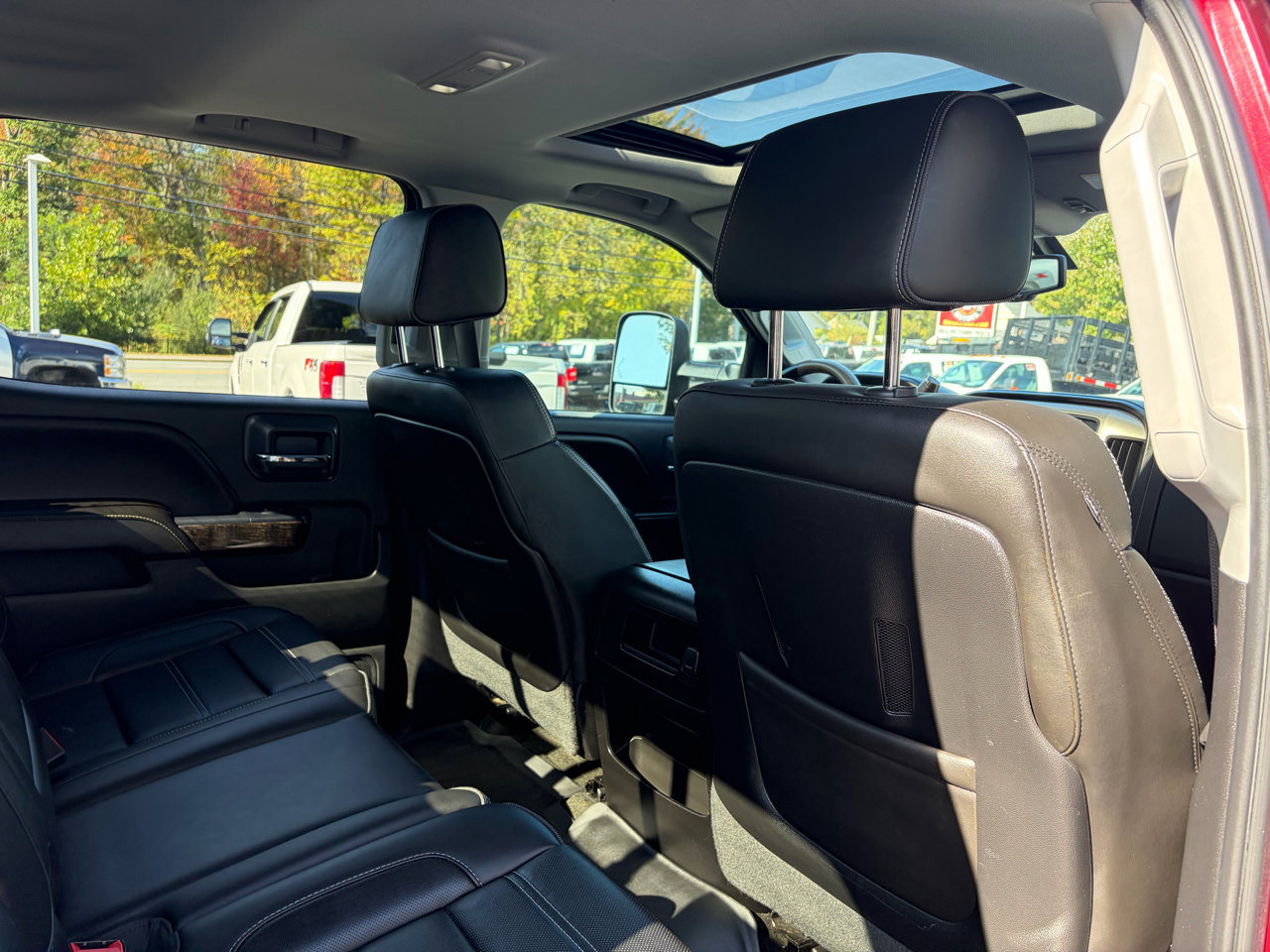 Used 2015 GMC Sierra 2500 Denali w/ Suspension Package, Off-Road image 44