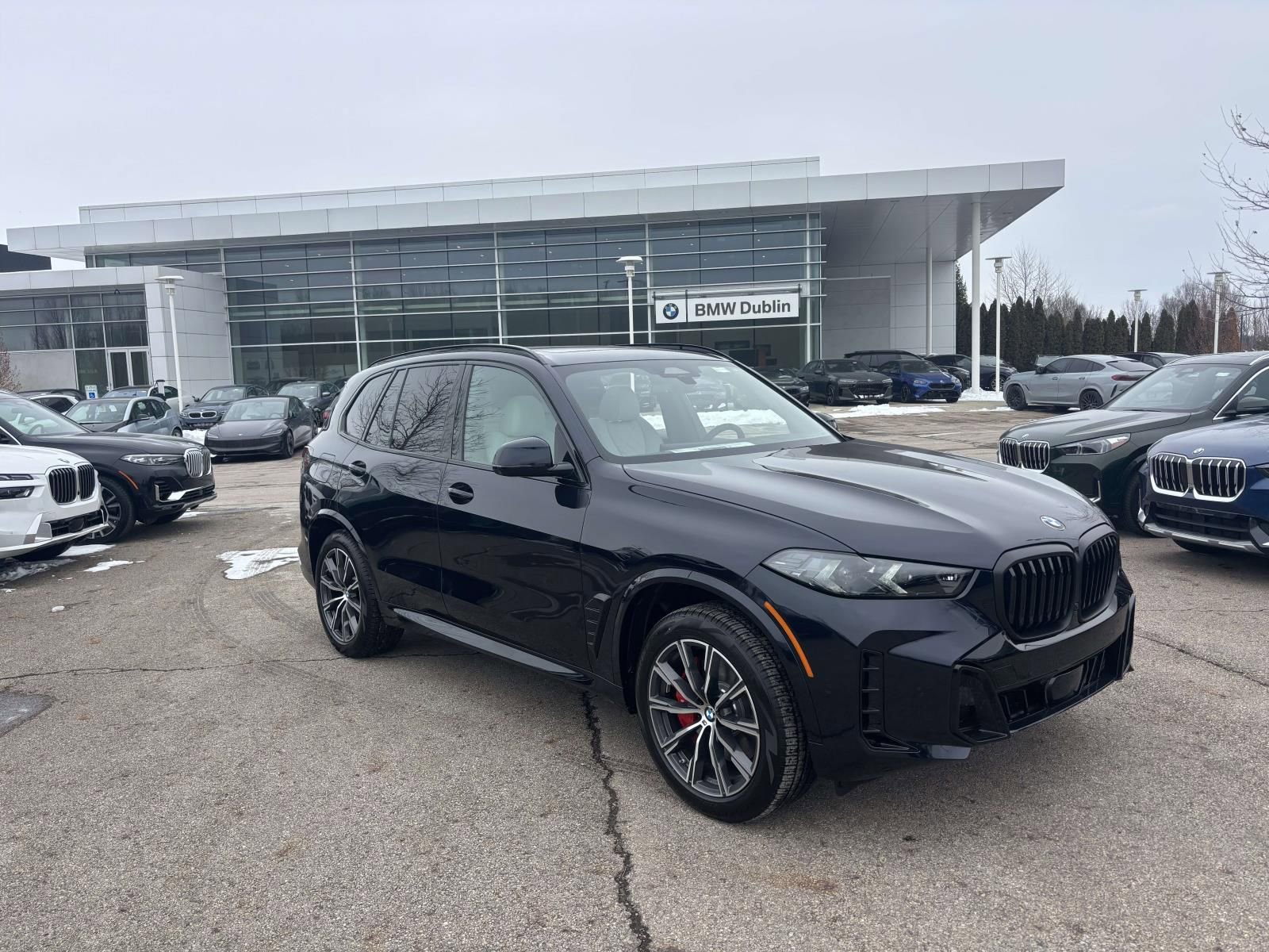 New 2026 BMW X5 xDrive40i w/ M Sport Package AWD/4WD image 1