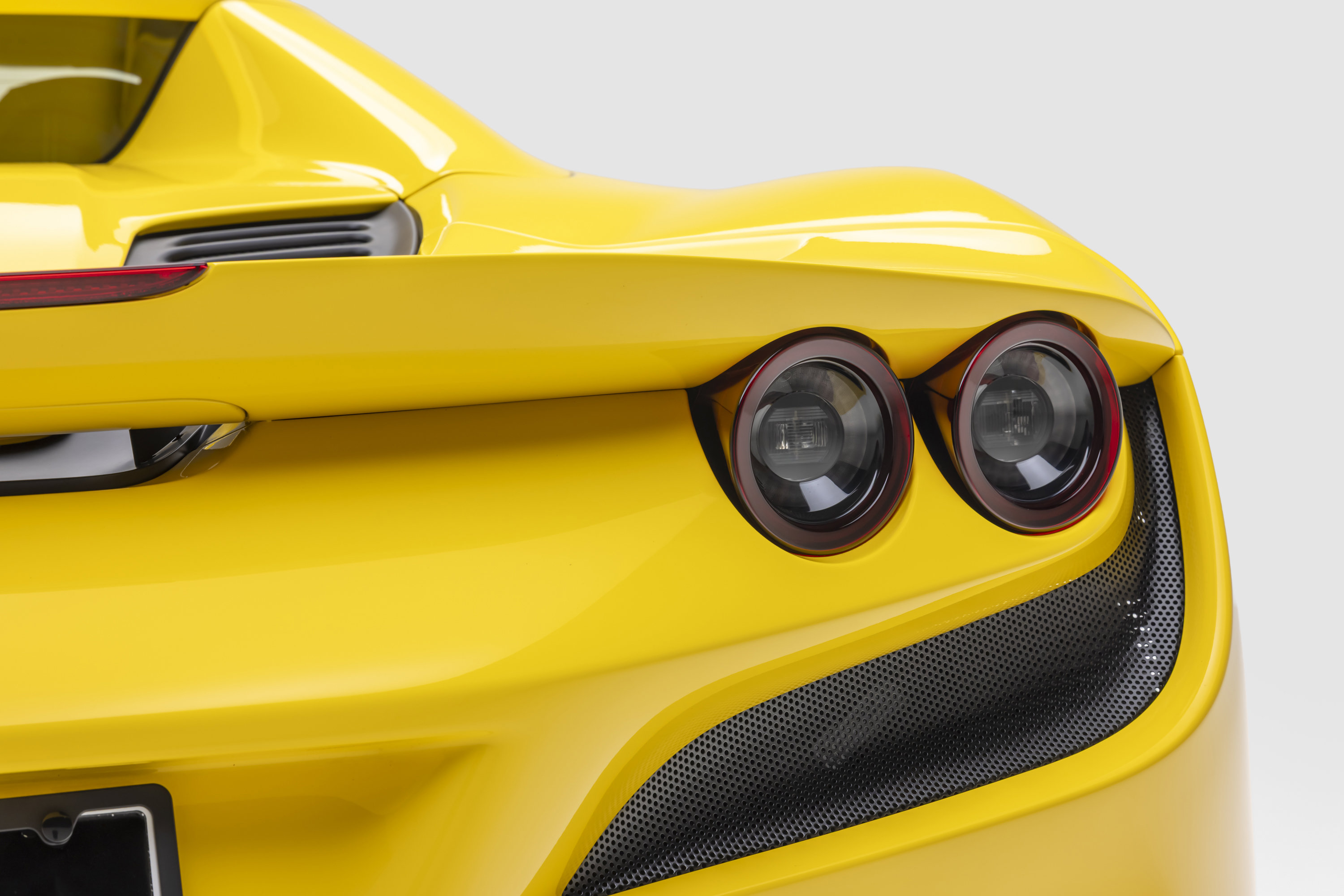 Certified 2022 Ferrari F8 Tributo RWD image 21