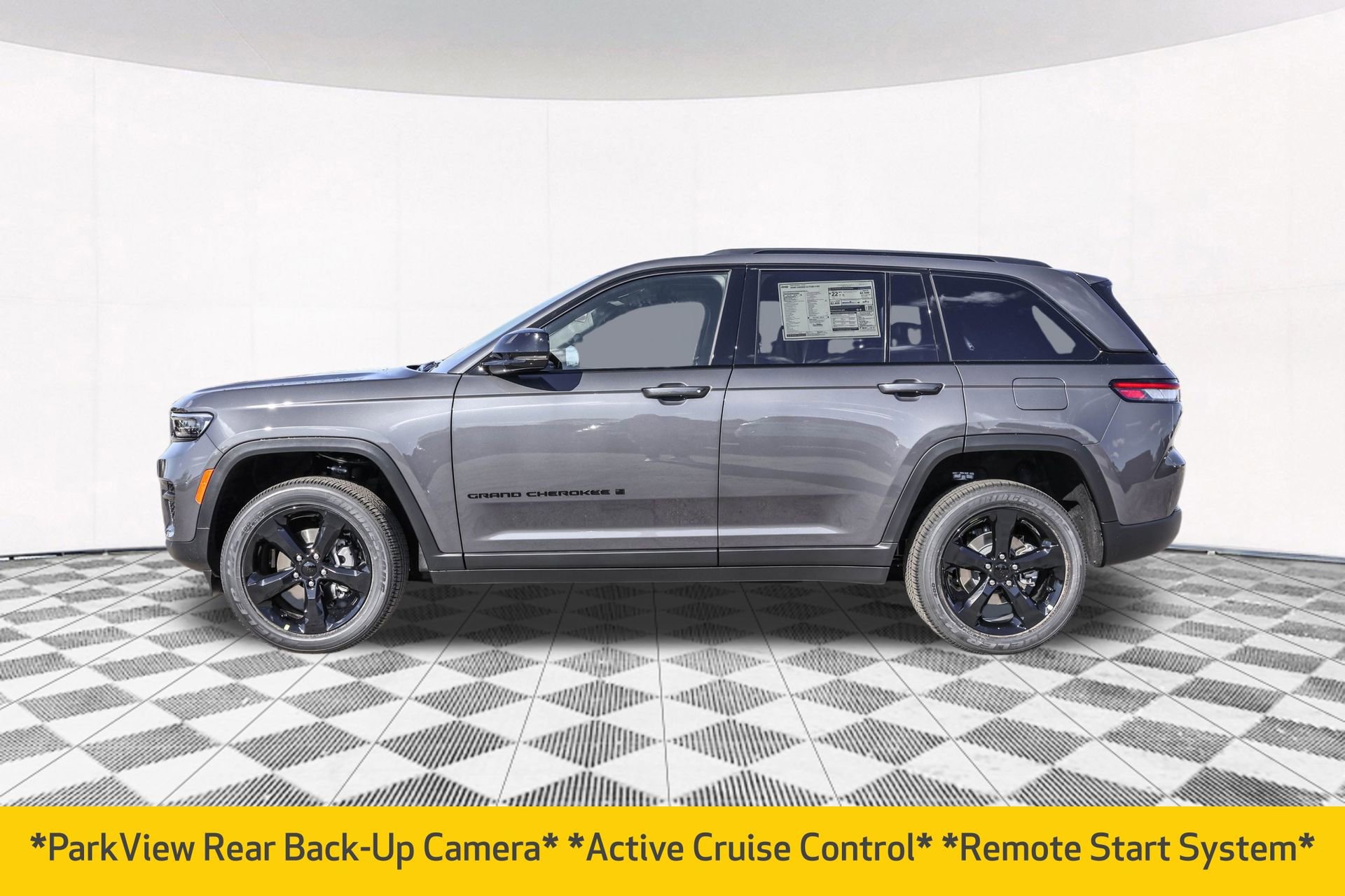 New 2025 Jeep Grand Cherokee Altitude image 9
