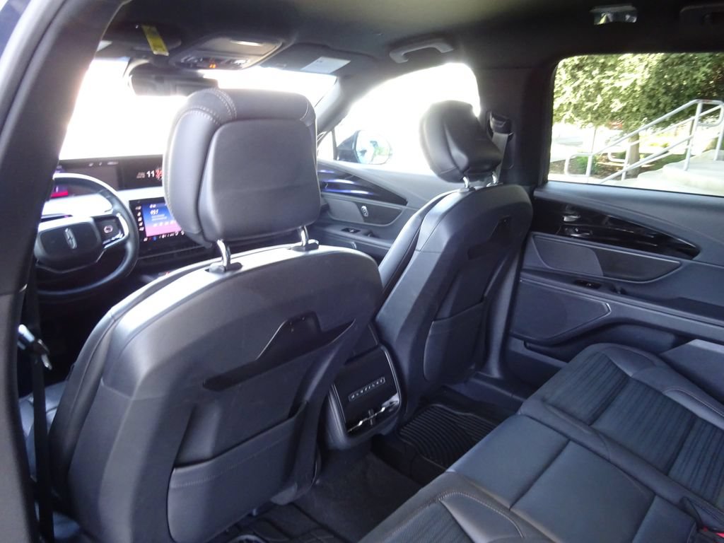 Used 2024 Lincoln Nautilus Reserve w/ Jet Appearance Package (87T) AWD/4WD image 18