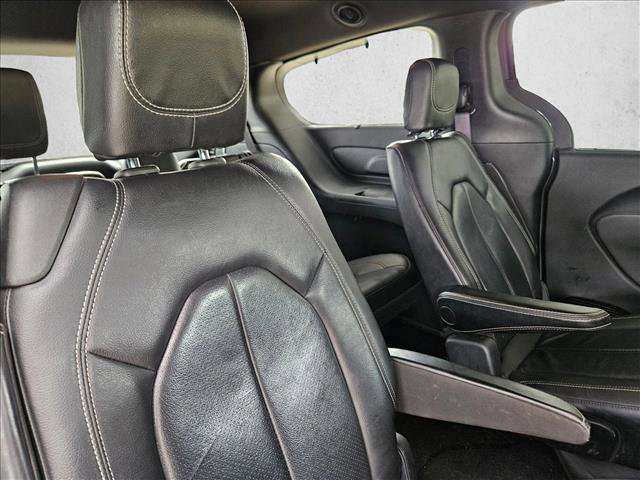 Used 2021 Chrysler Pacifica Touring-L w/ S Appearance Package FWD image 22