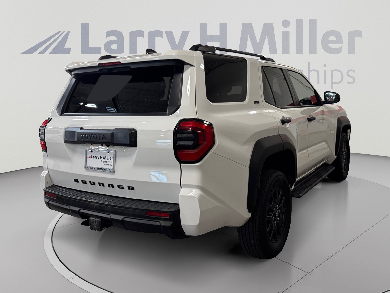 Certified 2025 Toyota 4Runner SR5 AWD/4WD image 5