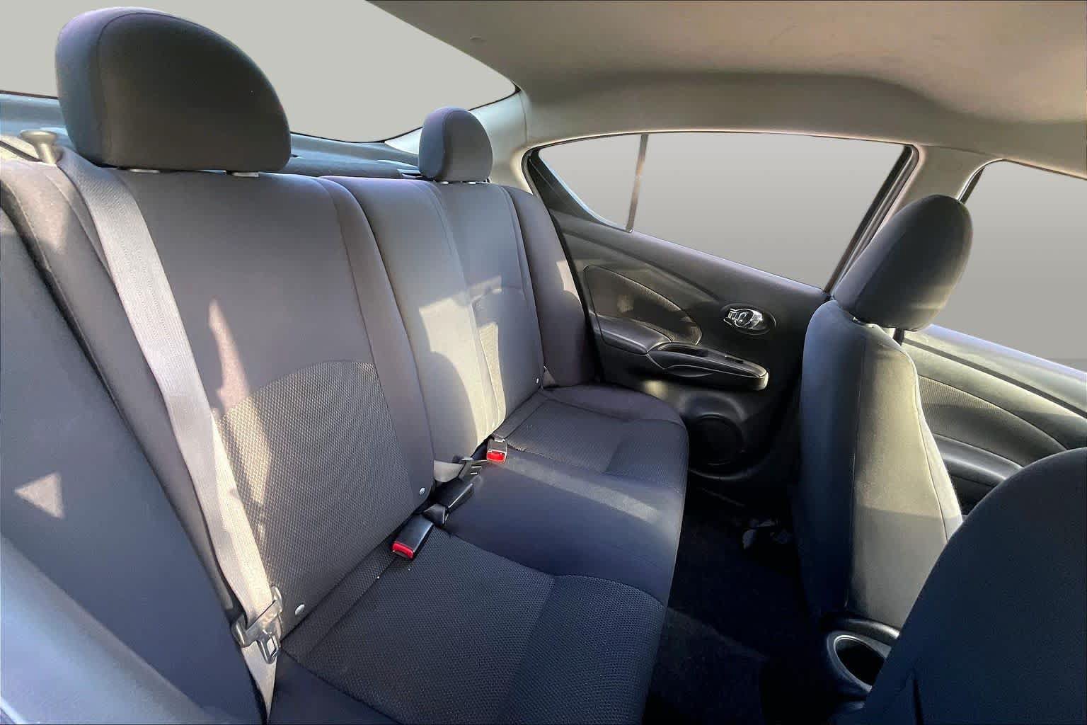Used 2012 Nissan Versa FWD image 15