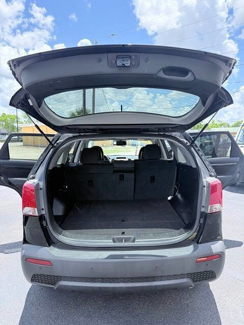 Used 2012 Kia Sorento LX w/ Convenience Pkg FWD image 16