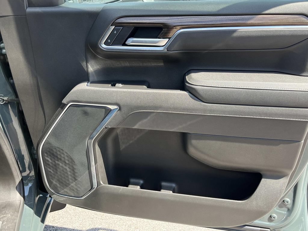 Used 2025 Chevrolet Silverado 1500 LT RWD image 21