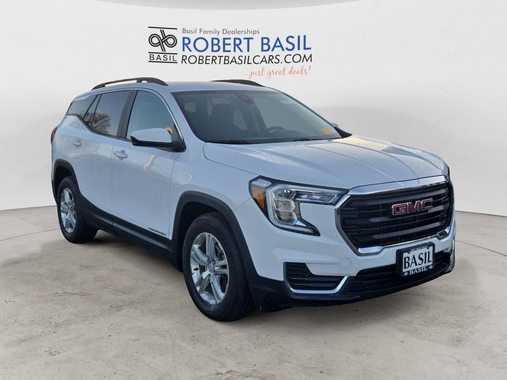 Used 2023 GMC Terrain SLE w/ Driver Convenience Package image 7