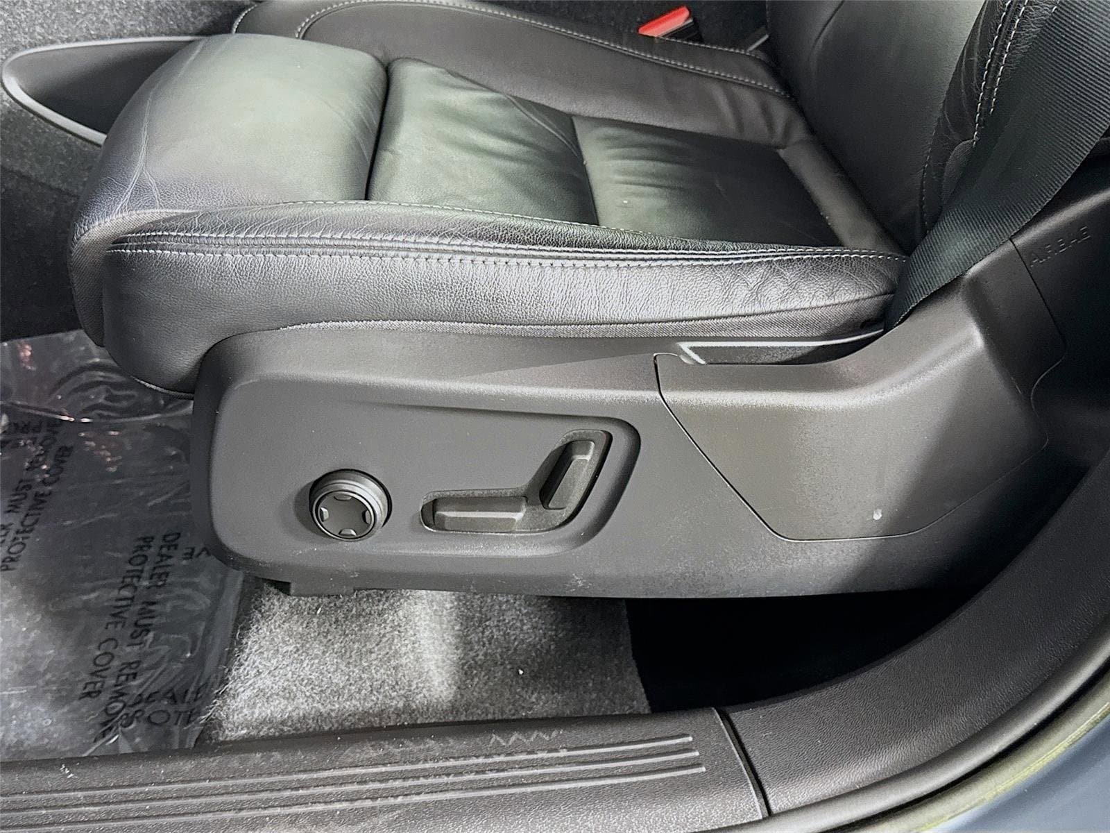 Used 2023 Volvo XC40 B4 Plus w/ Protection Package Premier FWD image 21