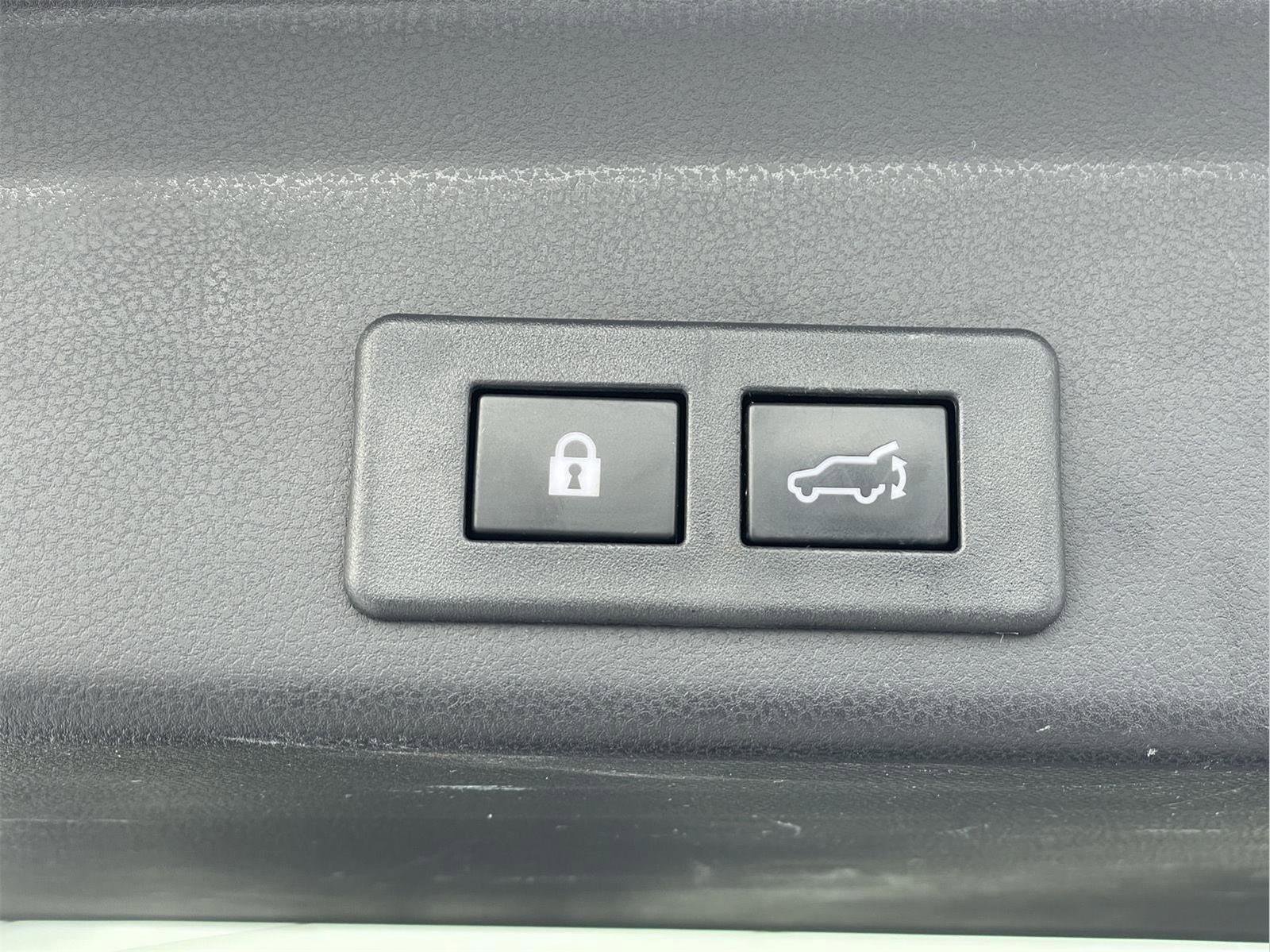 Used 2022 Subaru Ascent Limited w/ Technology Package image 10