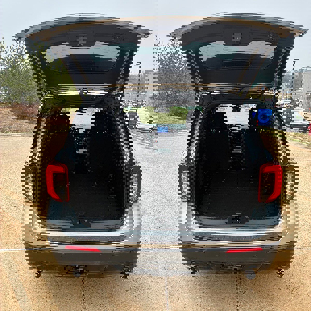 Used 2023 Ford Explorer ST-Line w/ Class IV Trailer Tow Package image 7