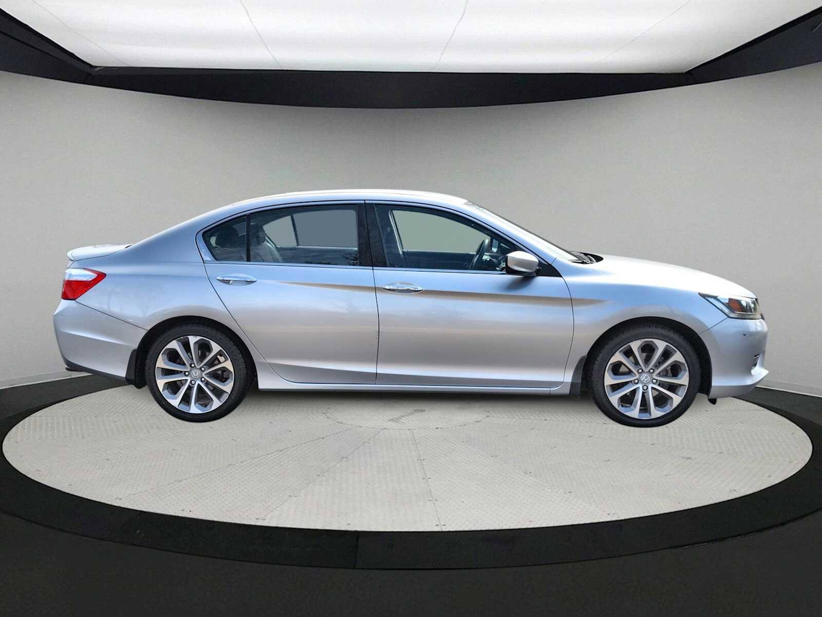 Used 2014 Honda Accord Sport image 9