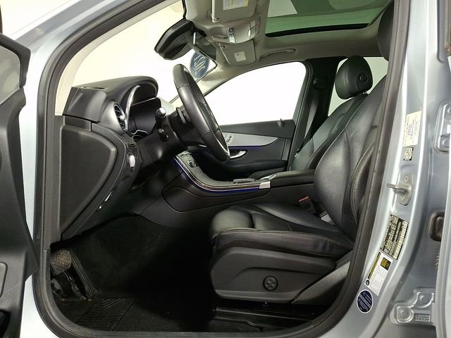 Used 2021 Mercedes-Benz GLC 300 4MATIC image 16