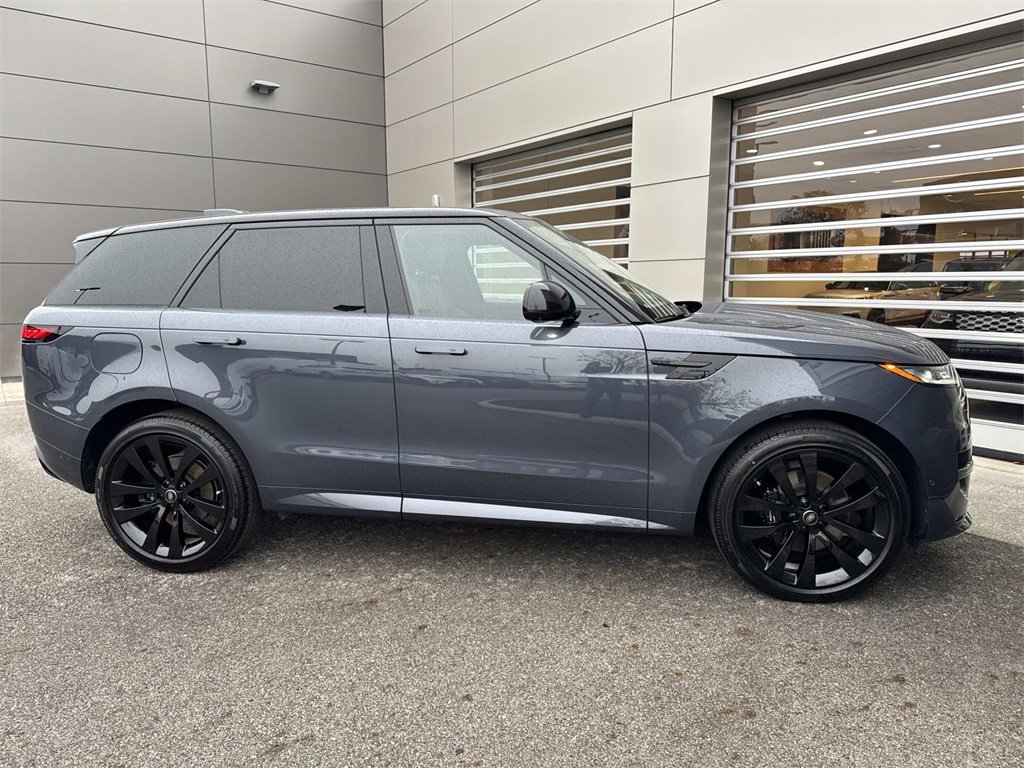 Used 2025 Land Rover Range Rover Sport Dynamic SE image 8