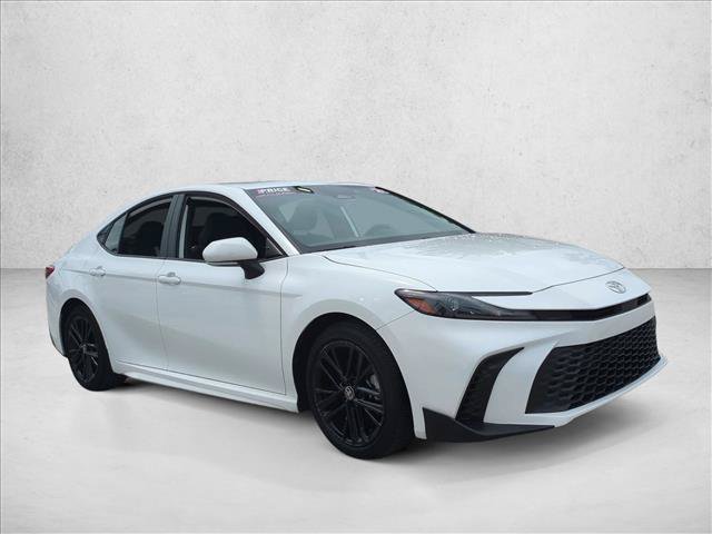 Used 2025 Toyota Camry SE w/ Convenience Package FWD image 4