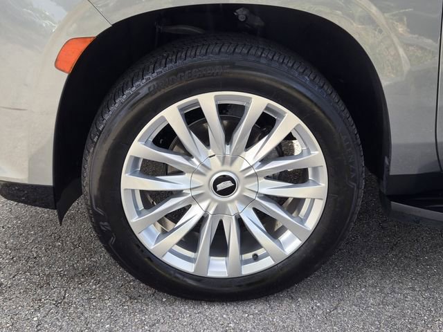 Used 2023 Cadillac Escalade Luxury AWD/4WD image 12