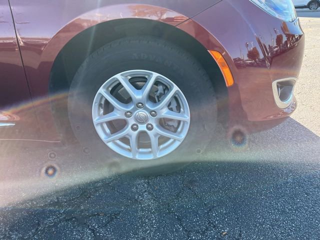 Used 2020 Chrysler Pacifica Touring-L image 5