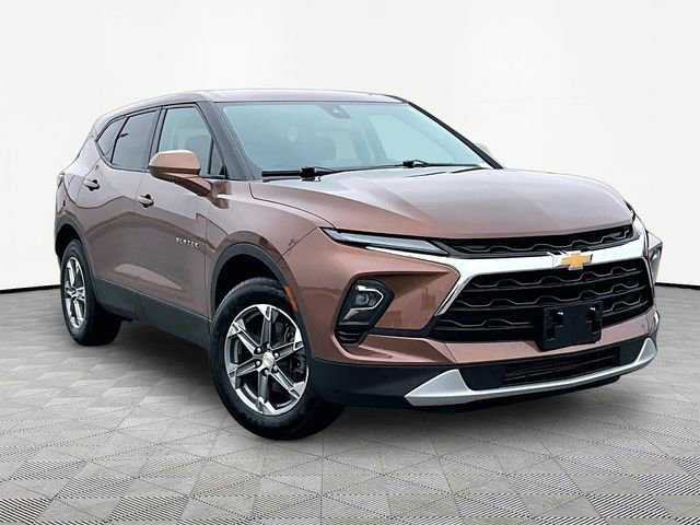 Used 2023 Chevrolet Blazer LT image 1