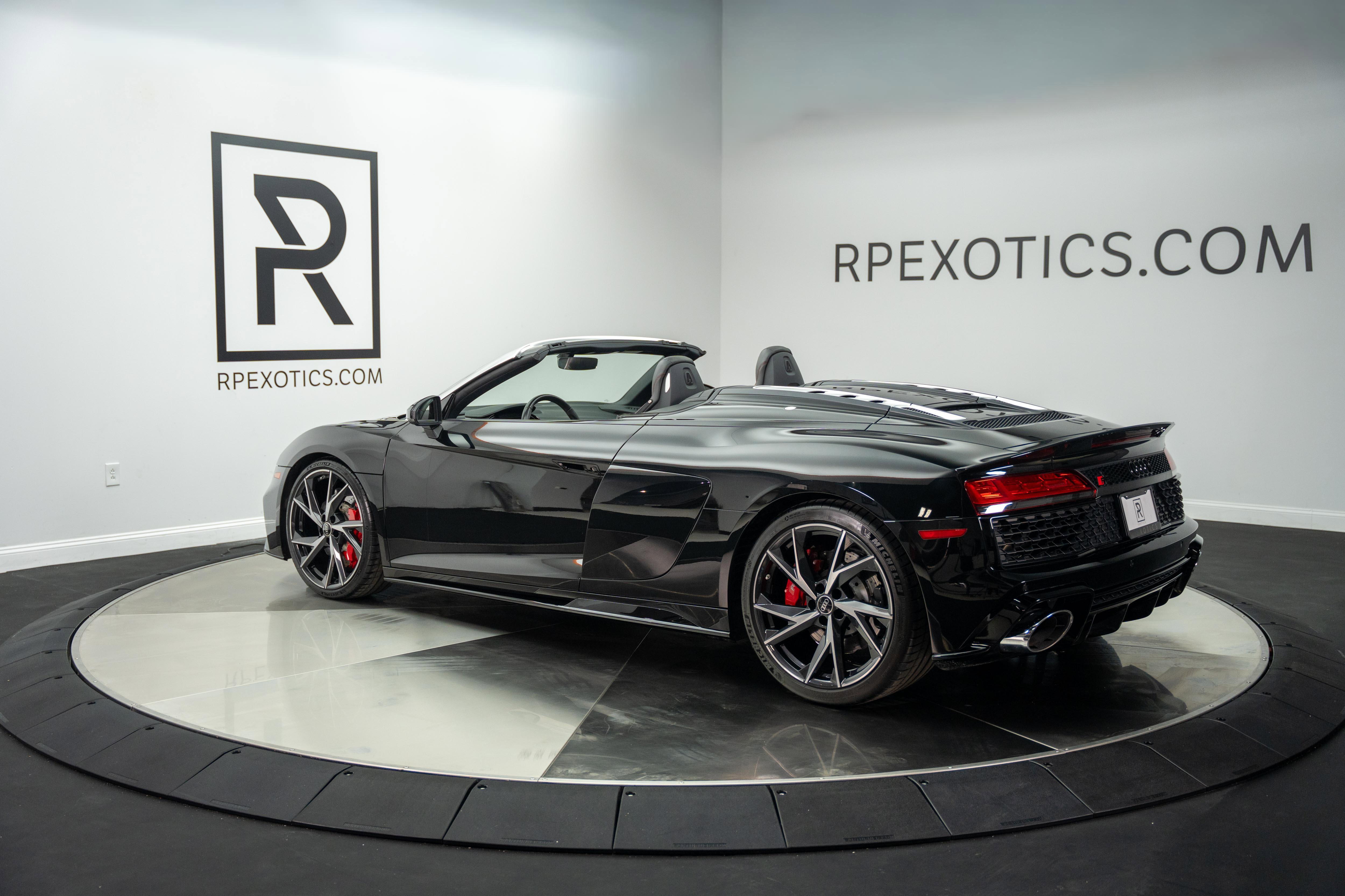 Used 2021 Audi R8 V10 w/ Premium Package RWD image 8