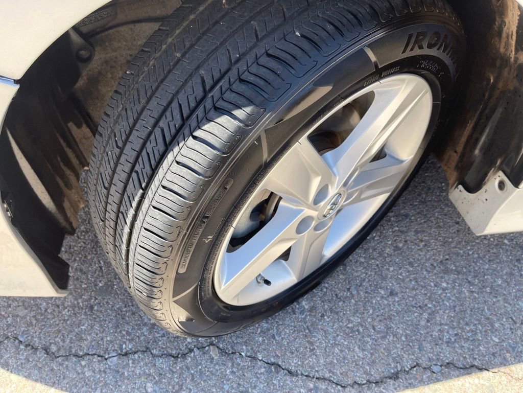 Used 2013 Toyota Camry SE FWD image 19