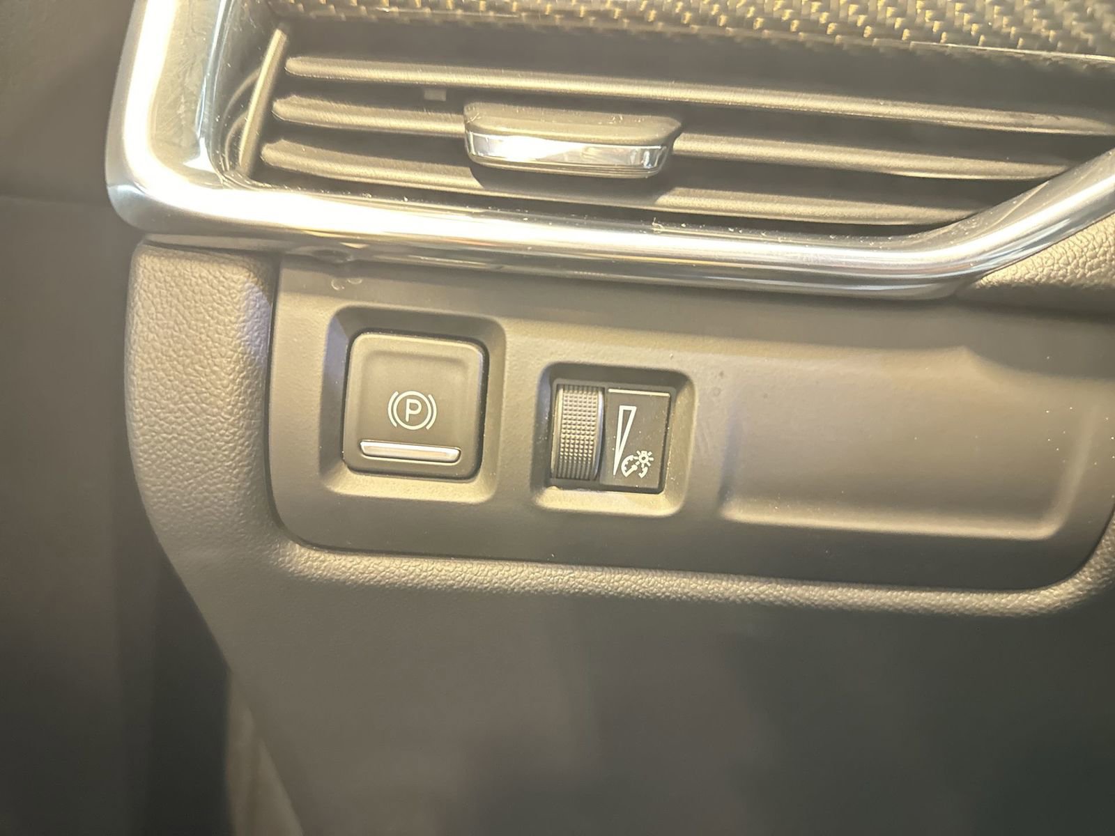 Used 2020 Cadillac XT4 Sport image 14