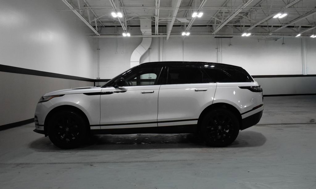 Used 2025 Land Rover Range Rover Velar Dynamic SE AWD/4WD image 2