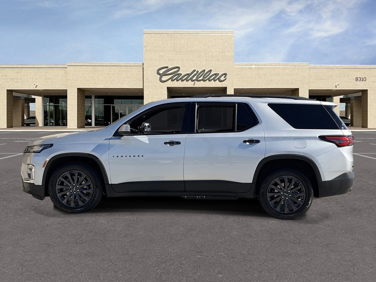 Used 2022 Chevrolet Traverse RS FWD image 8