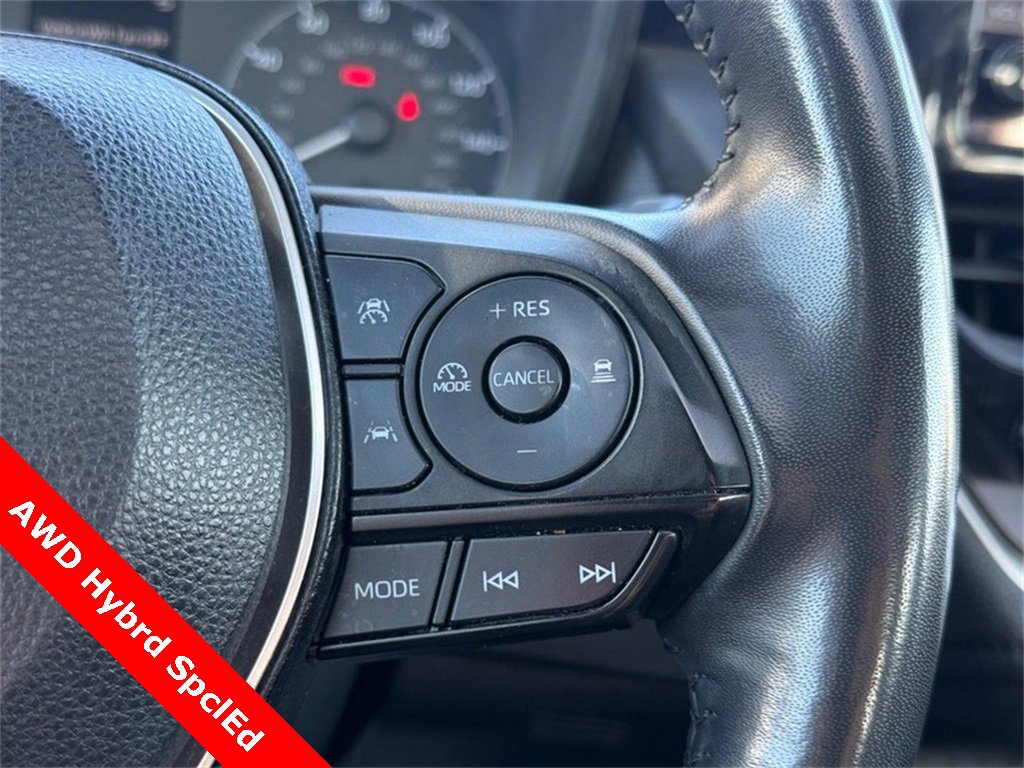 Used 2023 Toyota Corolla SE w/ SE Package image 15