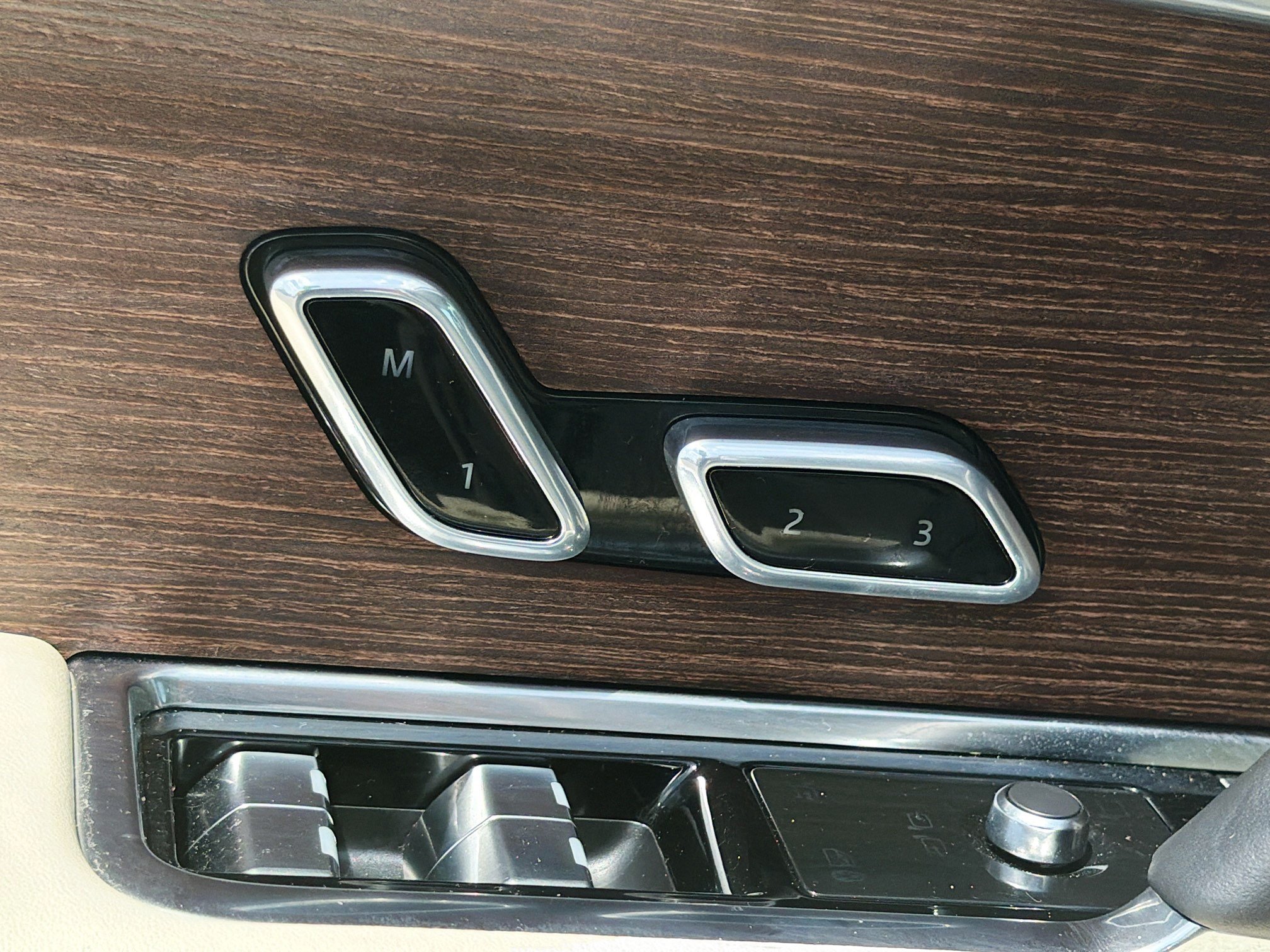 Used 2024 Land Rover Range Rover SE AWD/4WD image 26