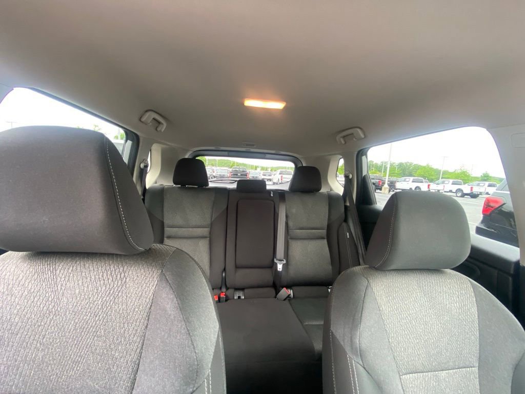 Used 2025 Nissan Rogue SV FWD image 28