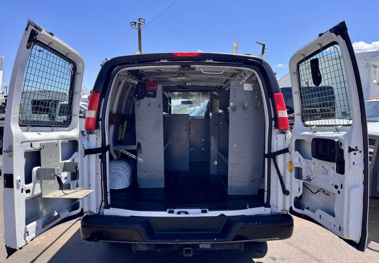 Used 2013 Chevrolet Express 2500 RWD image 16