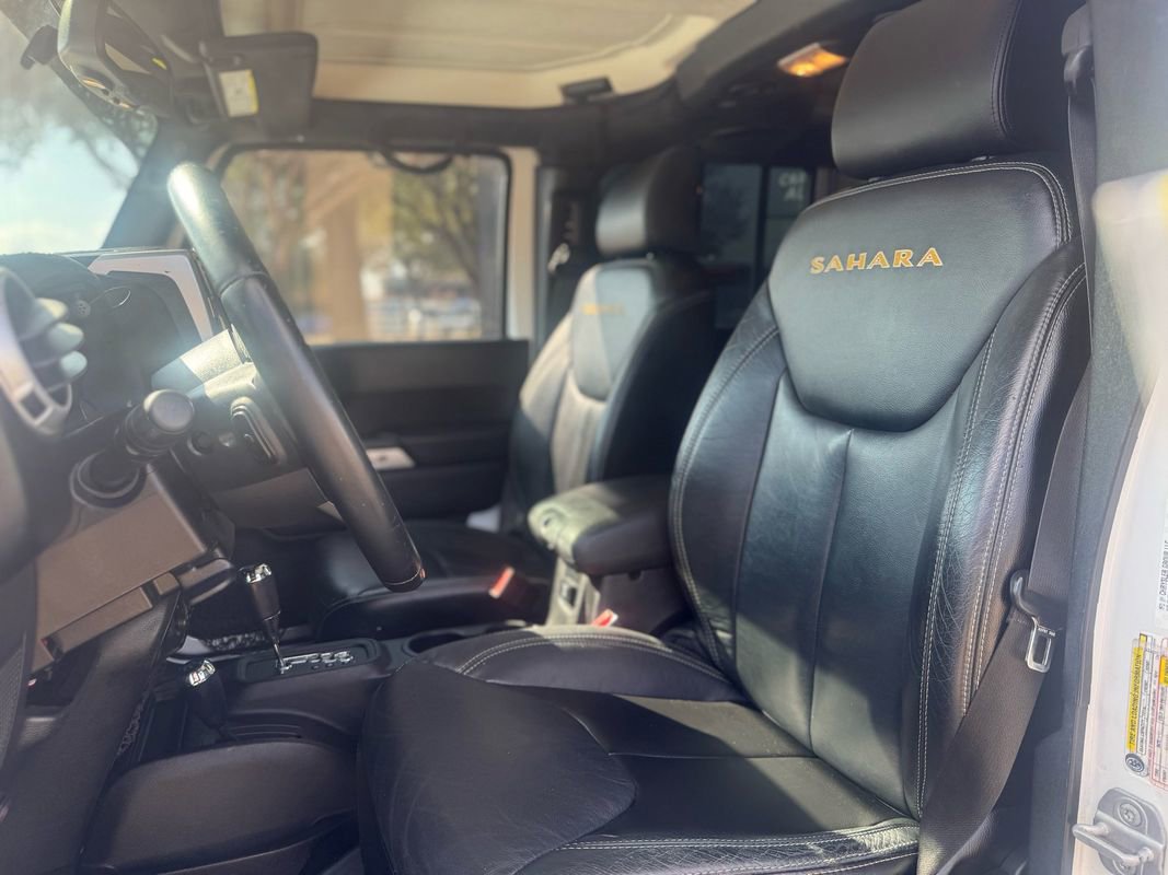 Used 2013 Jeep Wrangler Unlimited Sahara w/ Connectivity Group AWD/4WD image 8