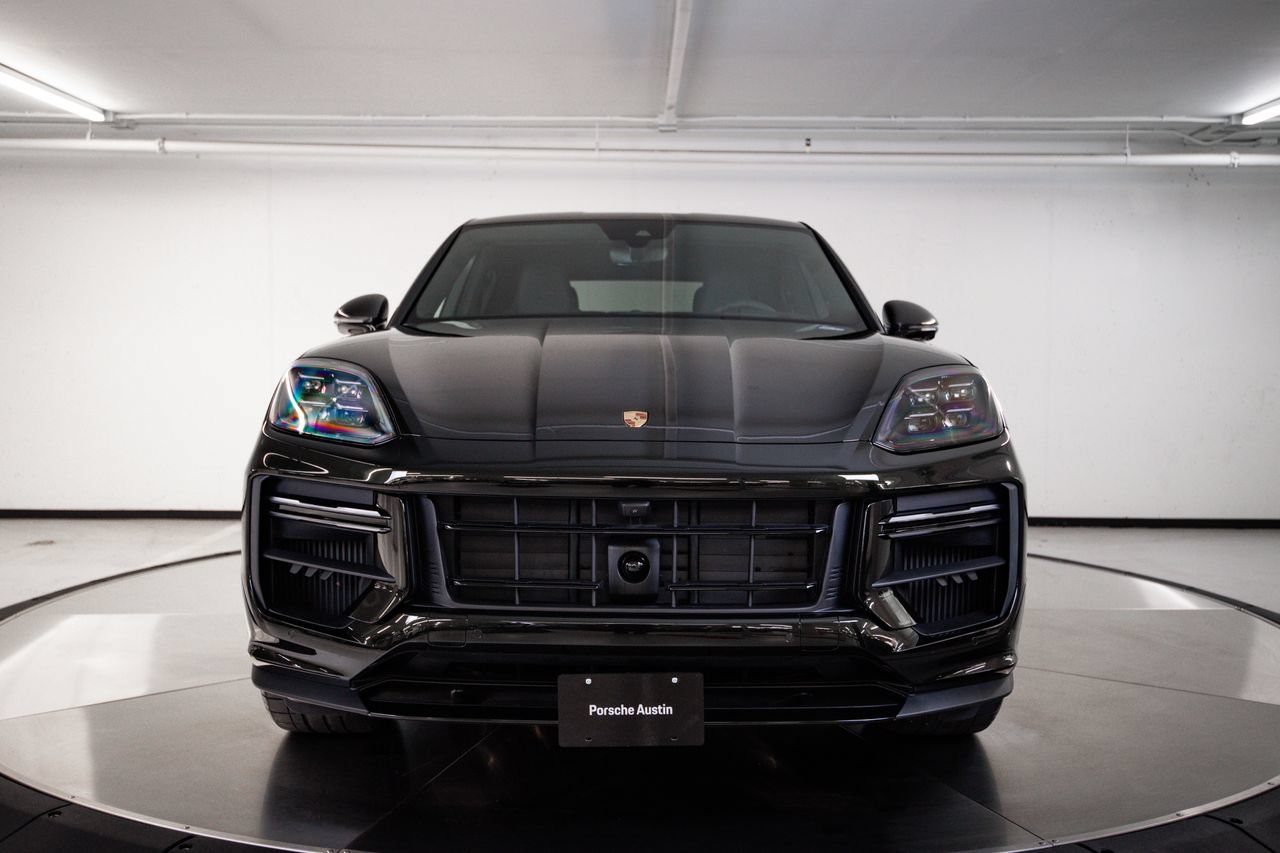 Certified 2025 Porsche Cayenne Turbo GT AWD/4WD image 9