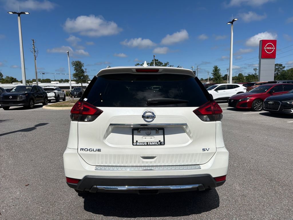 Used 2018 Nissan Rogue SV w/ Premium Package FWD image 6