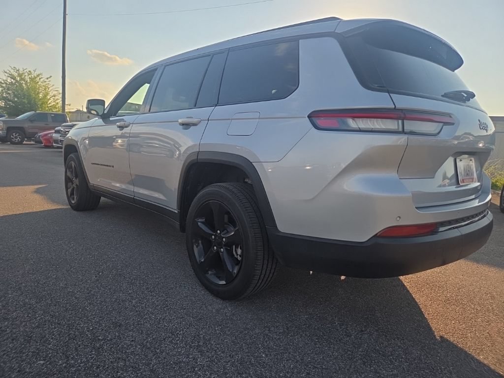Used 2024 Jeep Grand Cherokee L Altitude RWD image 7