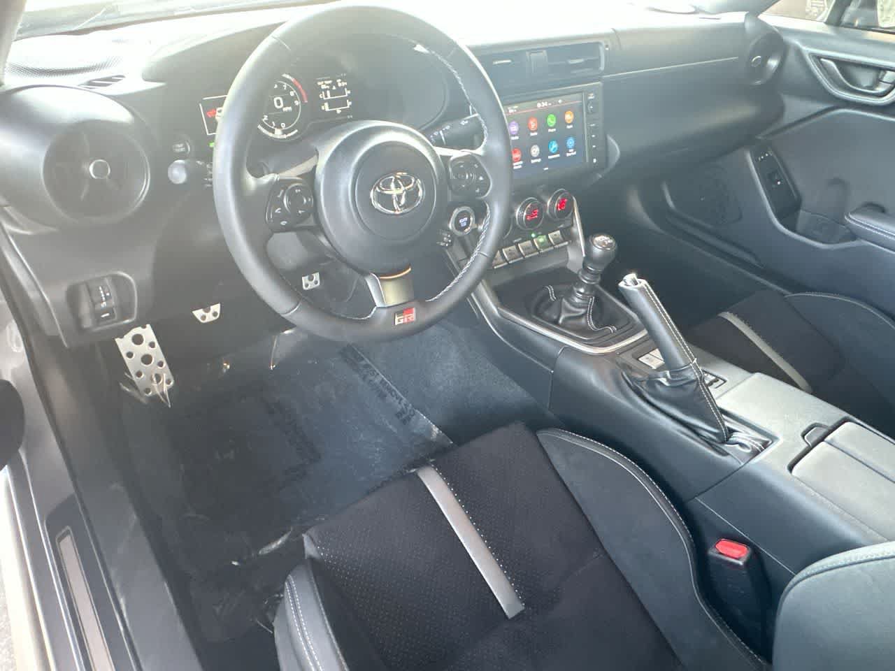Used 2025 Toyota GR86 Premium RWD image 13