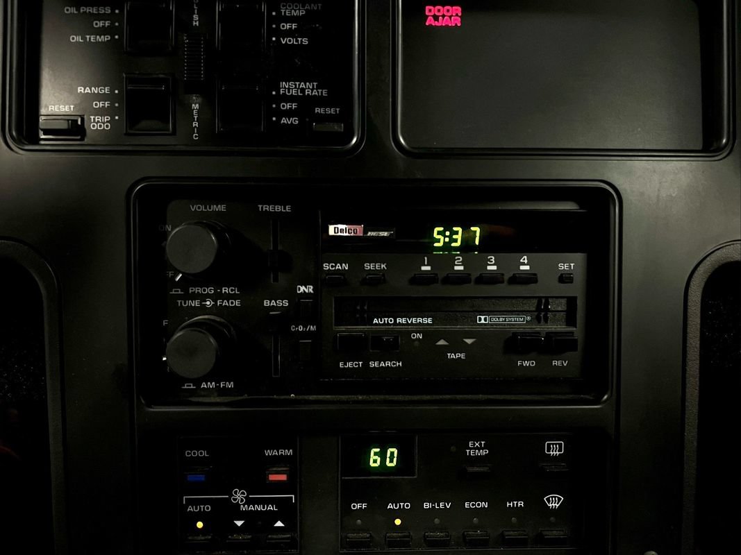 Used 1989 Chevrolet Corvette Coupe RWD image 18