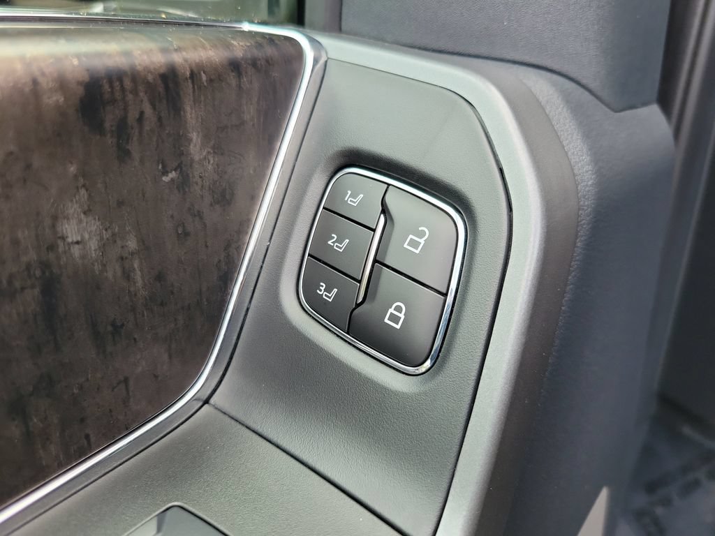 Used 2025 Ford F250 Lariat w/ Lariat Ultimate Package AWD/4WD image 19