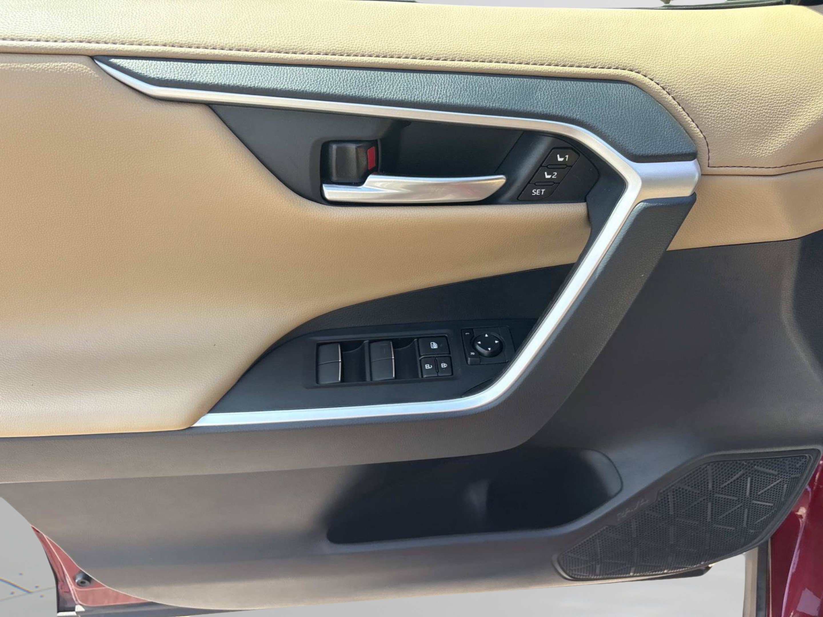 Used 2019 Toyota RAV4 Limited w/ Advanced Technology Package AWD/4WD image 24